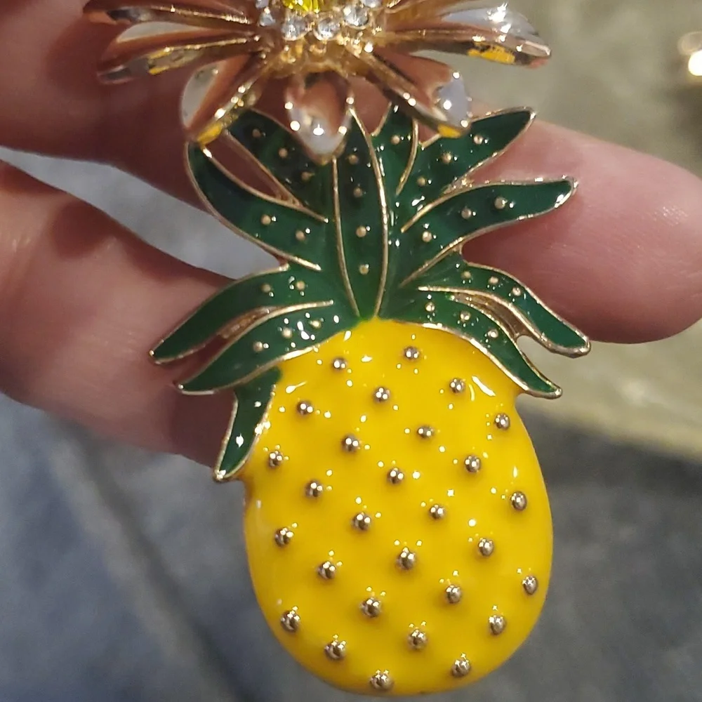 Pineapple earrings - Picture 3 of 5